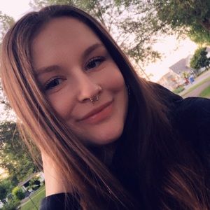 Meet your Posher, Laurence